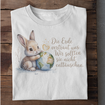 Die Erde vertraut uns. Organisches Premium Shirt